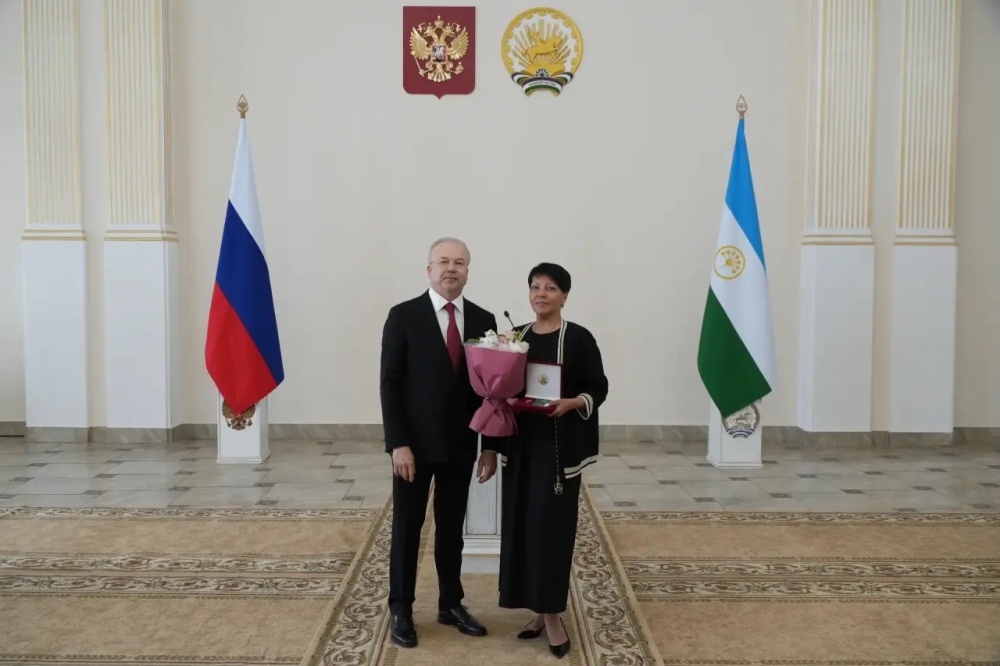 Невролог Лена Римовна Шарафутдинова удостоена почётного звания «Заслуженный врач Республики Башкортостан»!